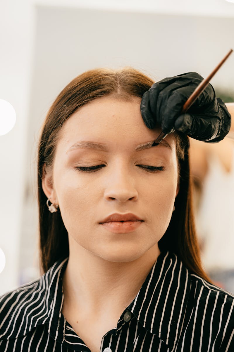 A professional and organized beauty training setup, representing the quality and precision of a top-tier microblading course